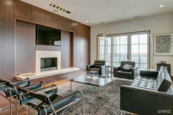 Plaza In Clayton A Condo The - Residential