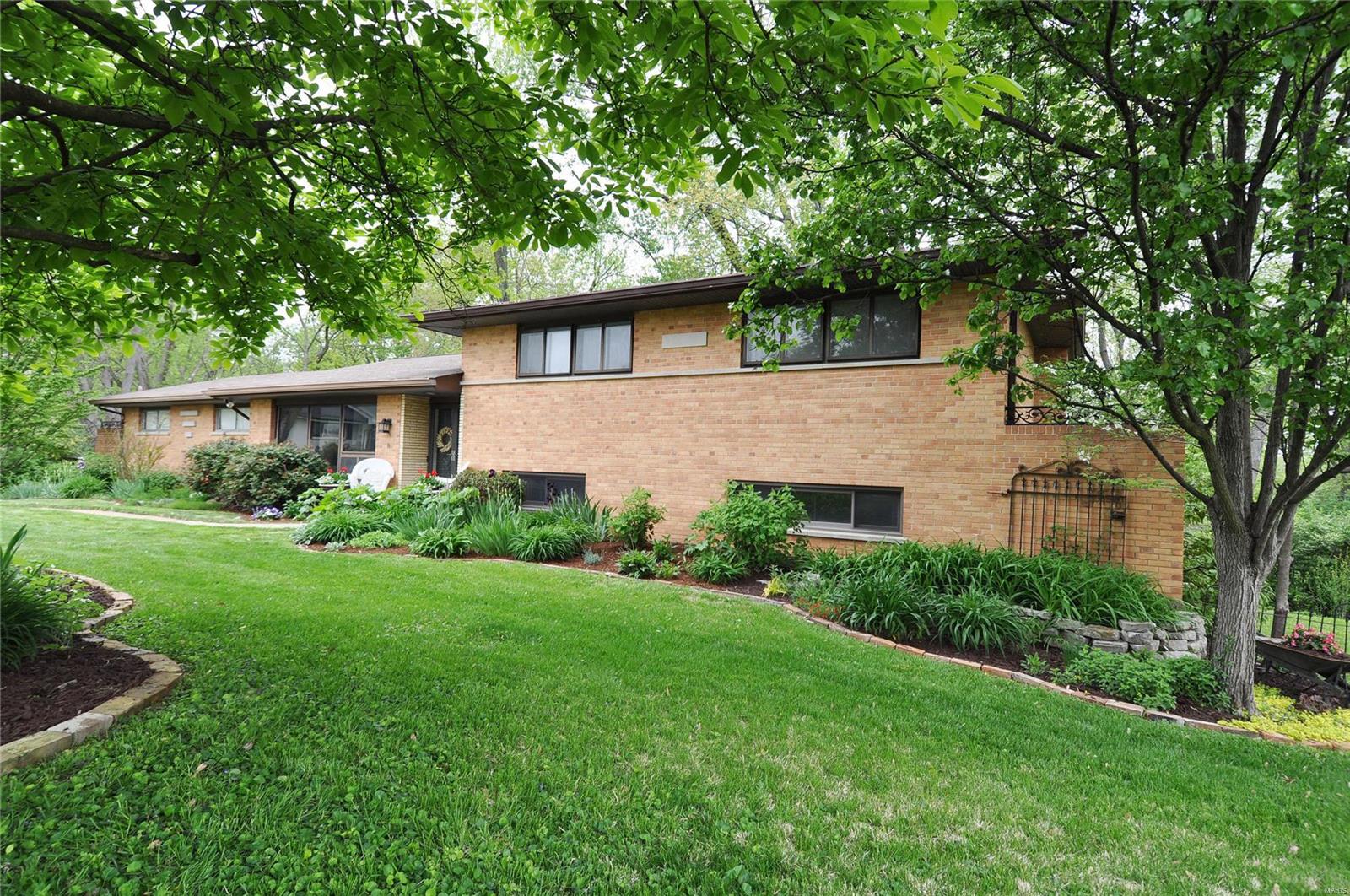 Char Bea Manor - Residential