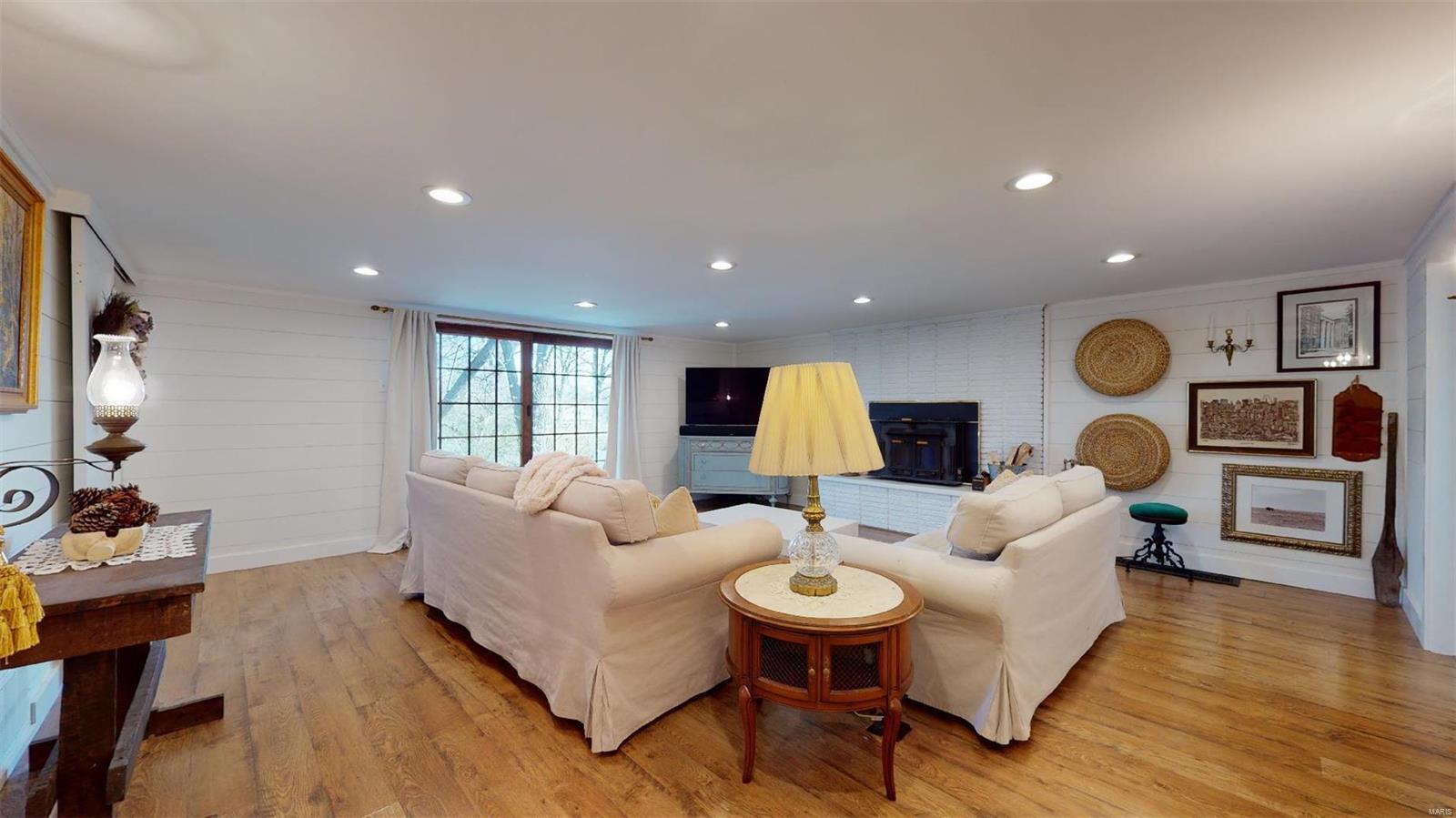 Char Bea Manor - Residential