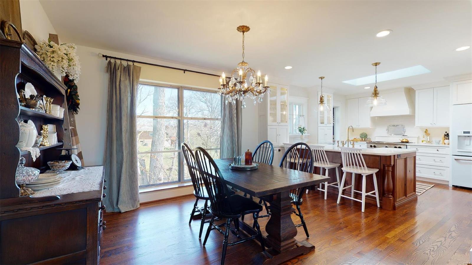 Char Bea Manor - Residential