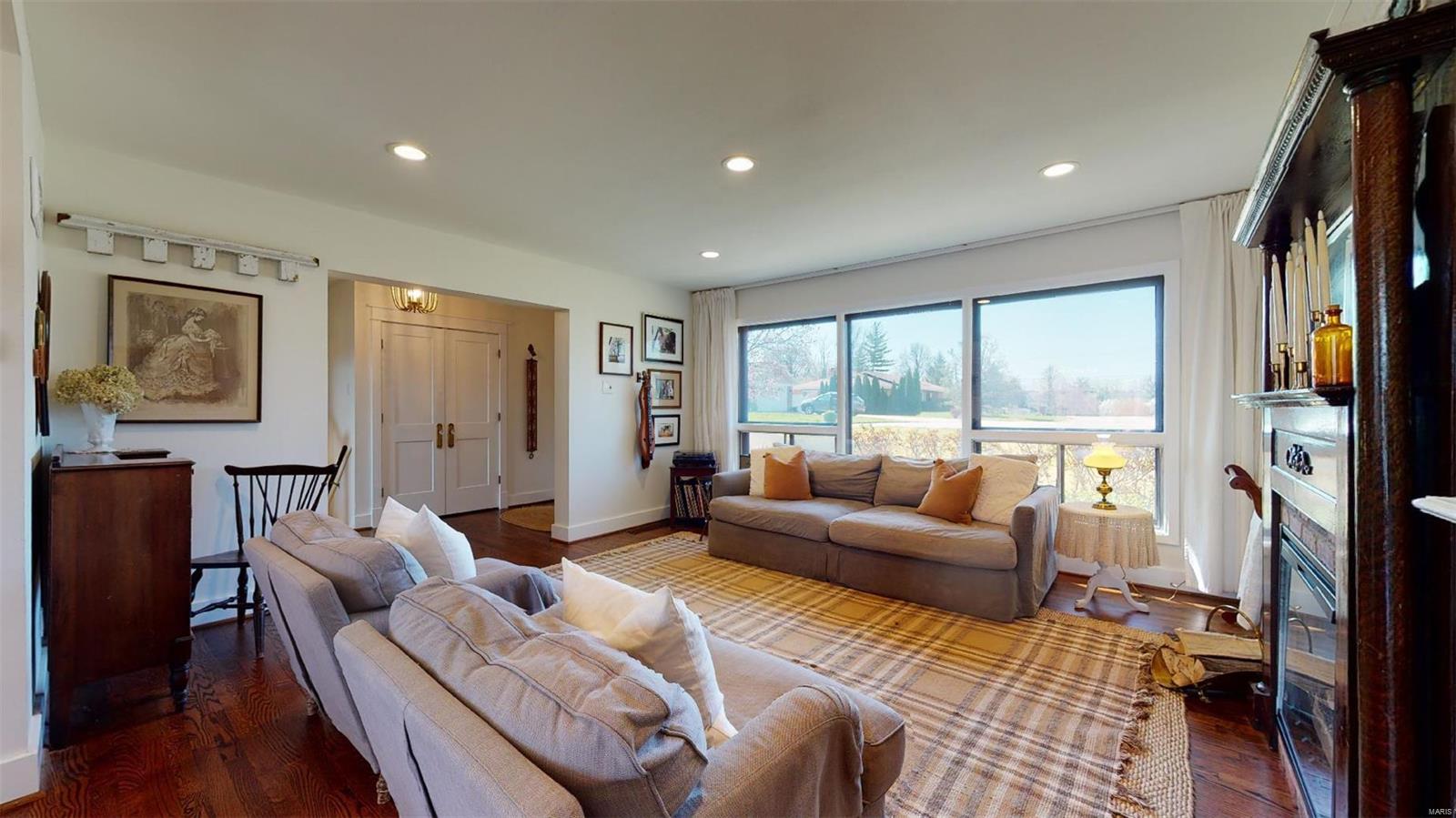 Char Bea Manor - Residential