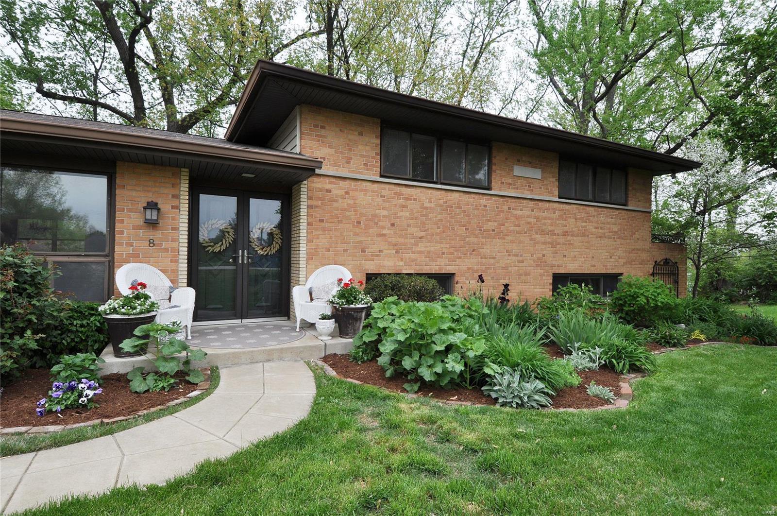 Char Bea Manor - Residential
