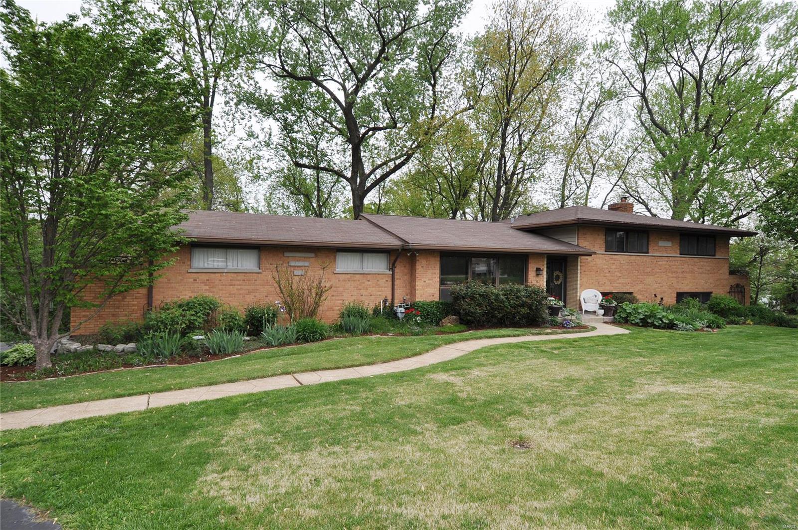 Char Bea Manor - Residential