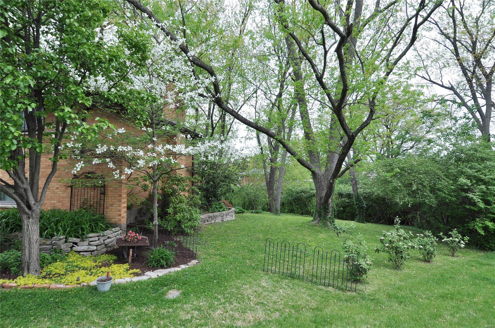 Char Bea Manor - Residential