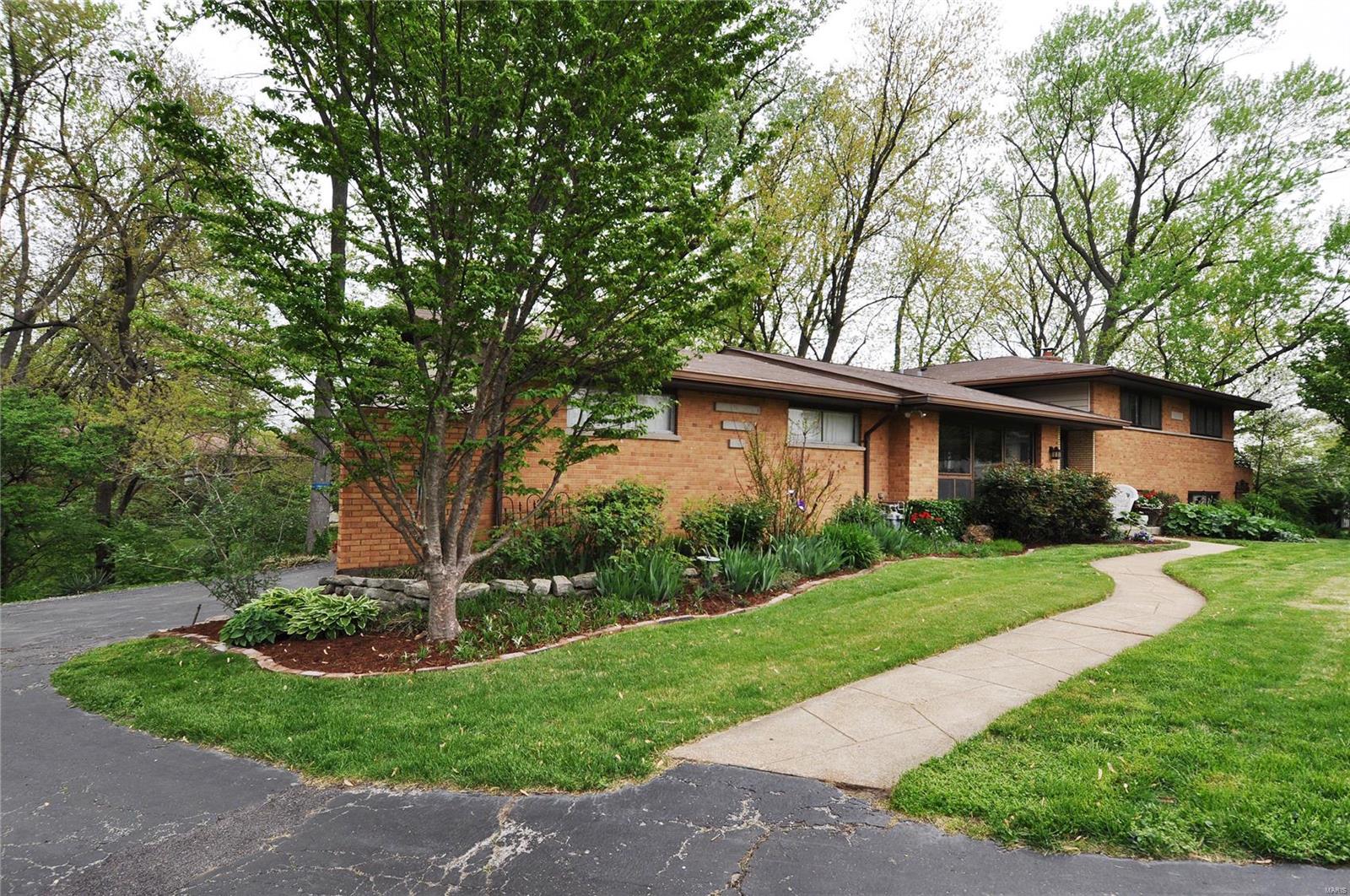 Char Bea Manor - Residential