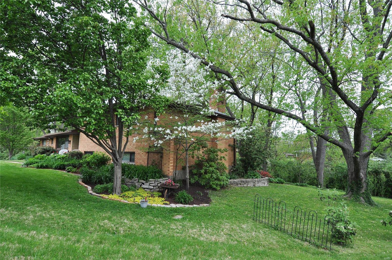 Char Bea Manor - Residential
