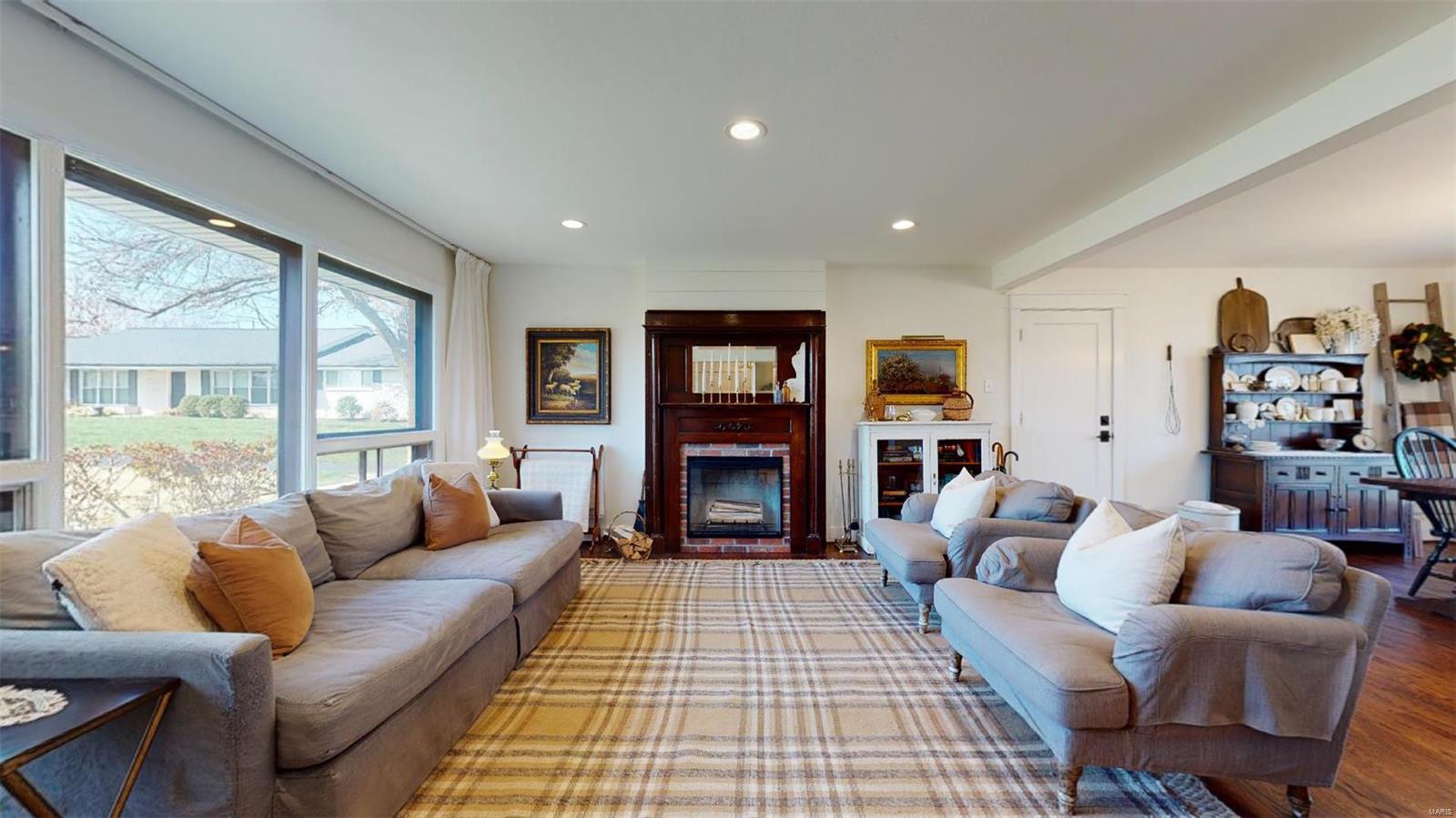 Char Bea Manor - Residential