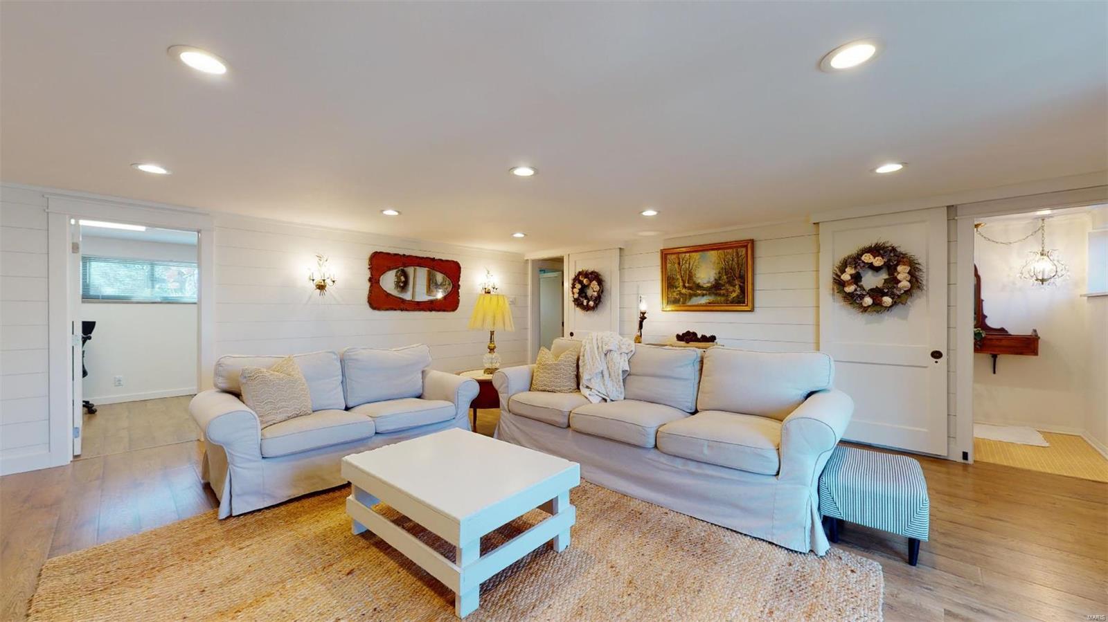 Char Bea Manor - Residential