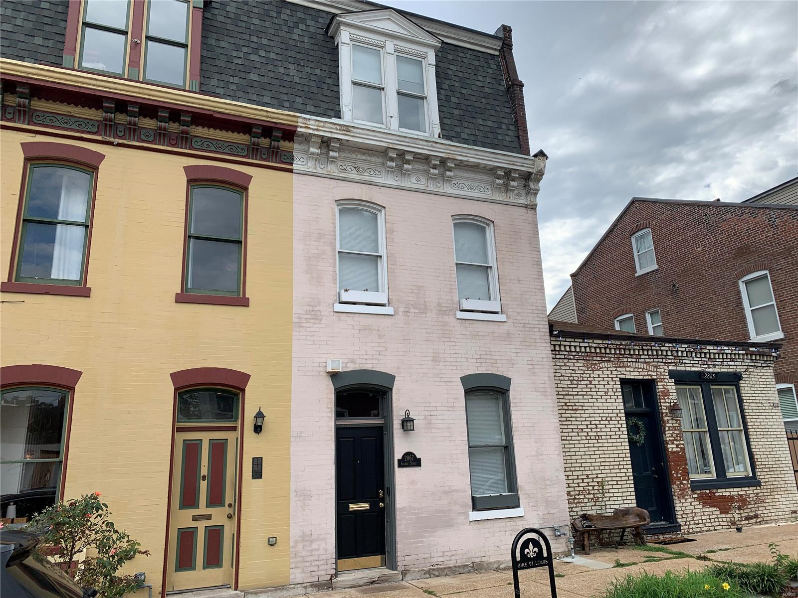 Lacledes Salena Street - Residential