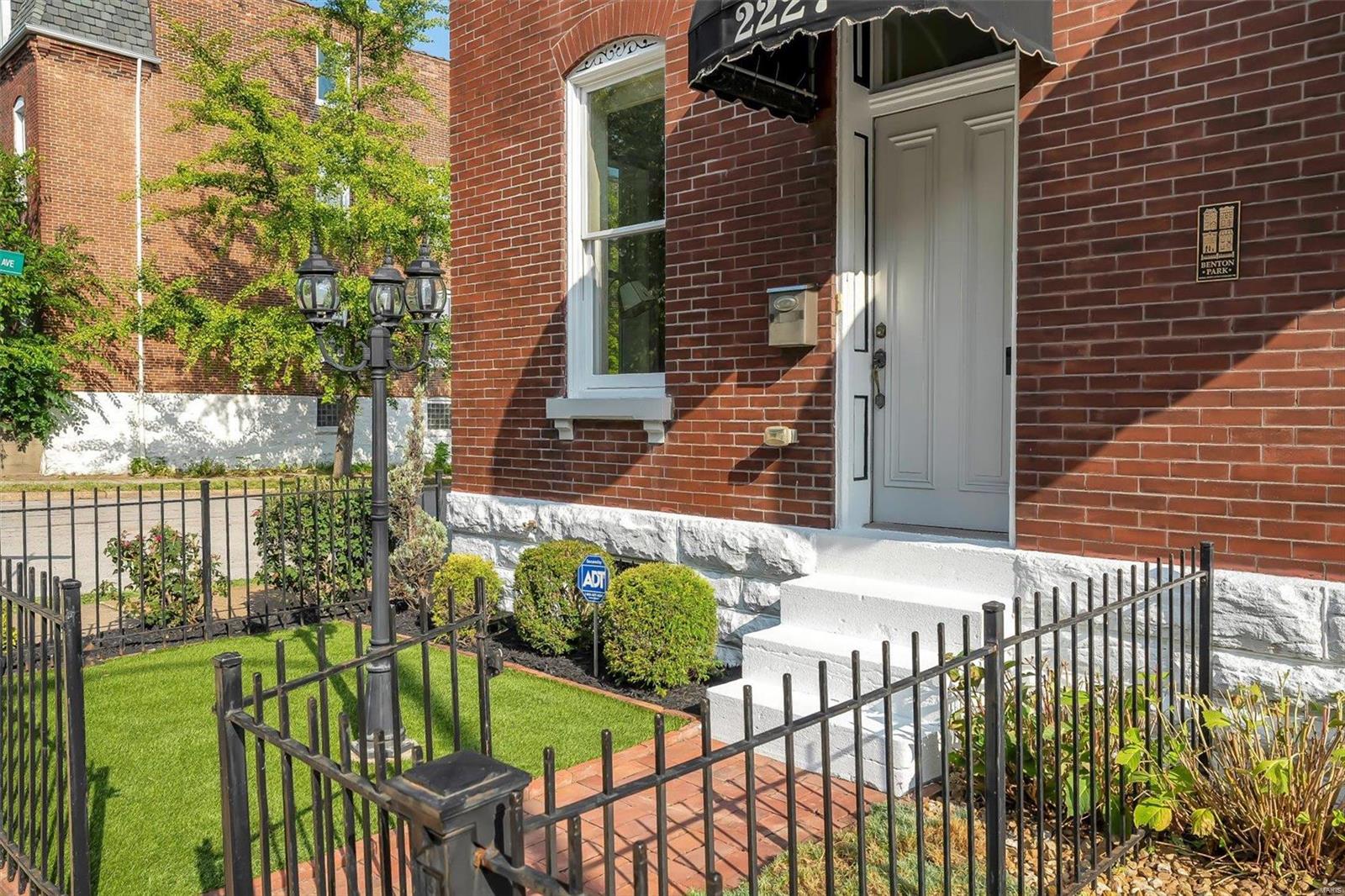 Arsenal Townhouses/Benton Park - Residential