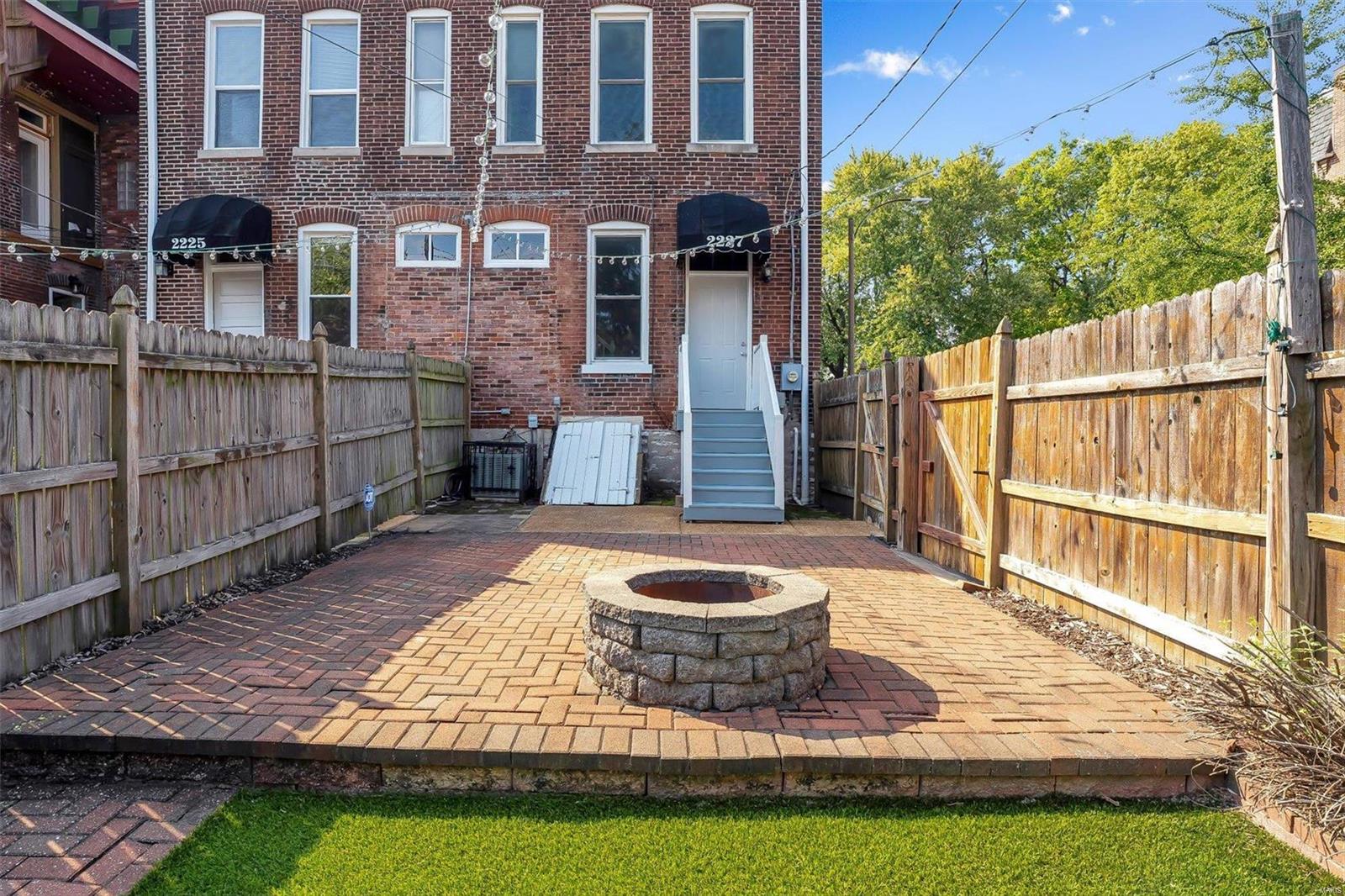 Arsenal Townhouses/Benton Park - Residential