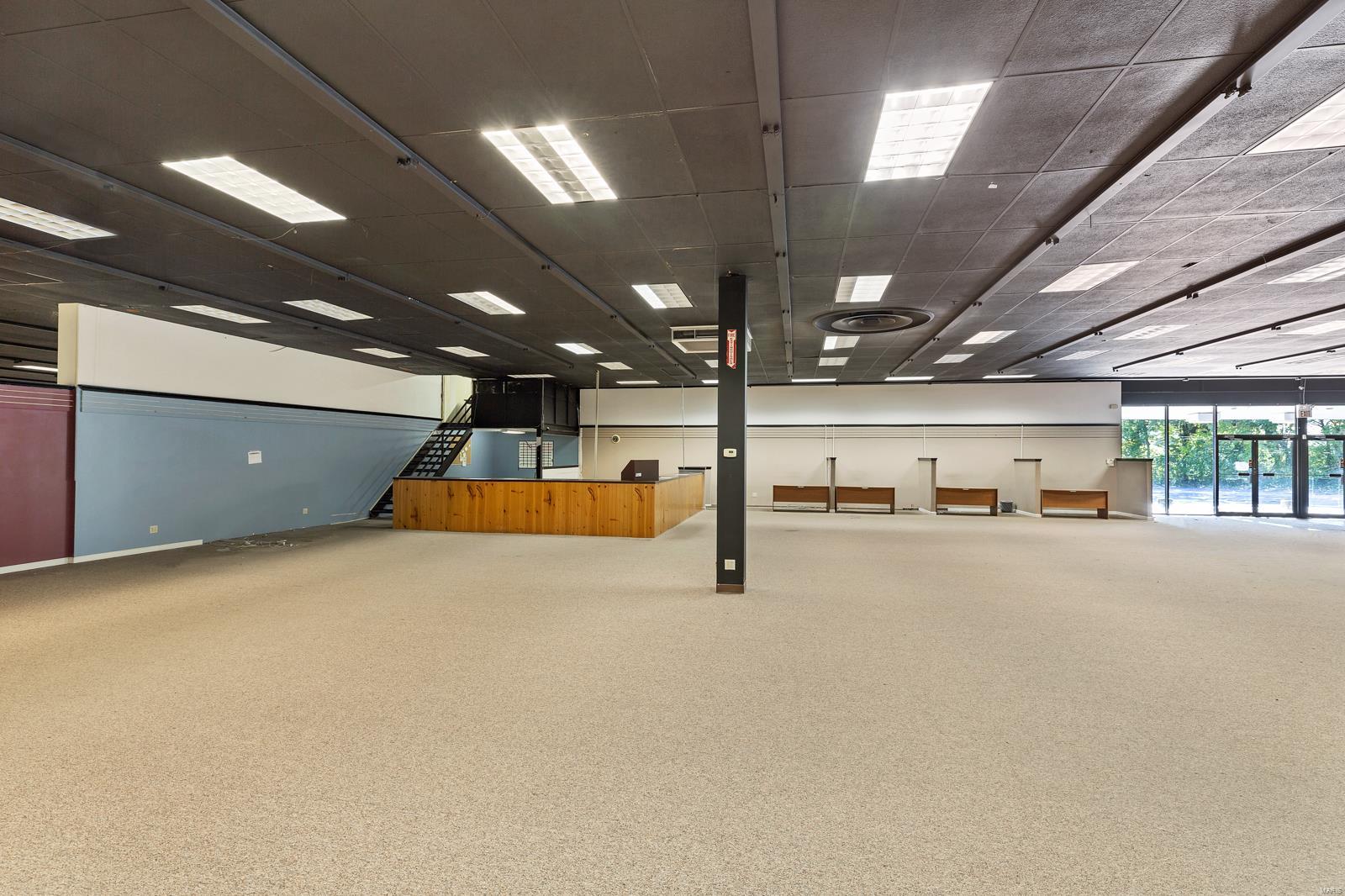 Mackenzie Tr - Commercial Sale