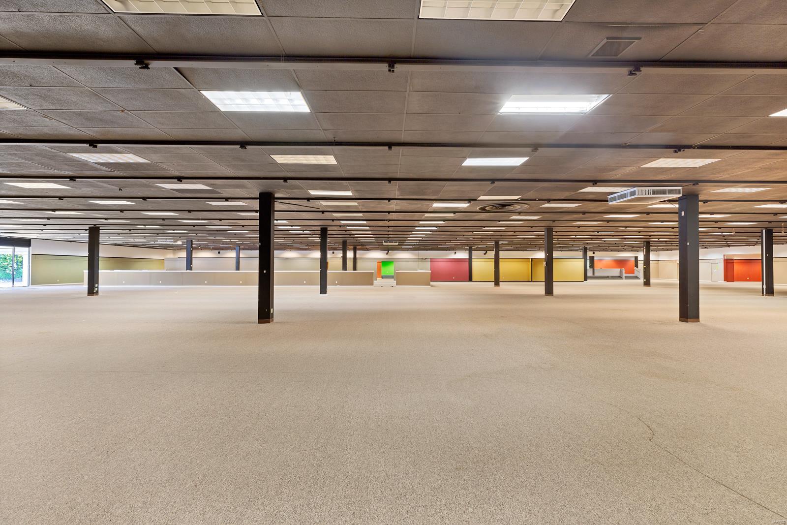 Mackenzie Tr - Commercial Sale