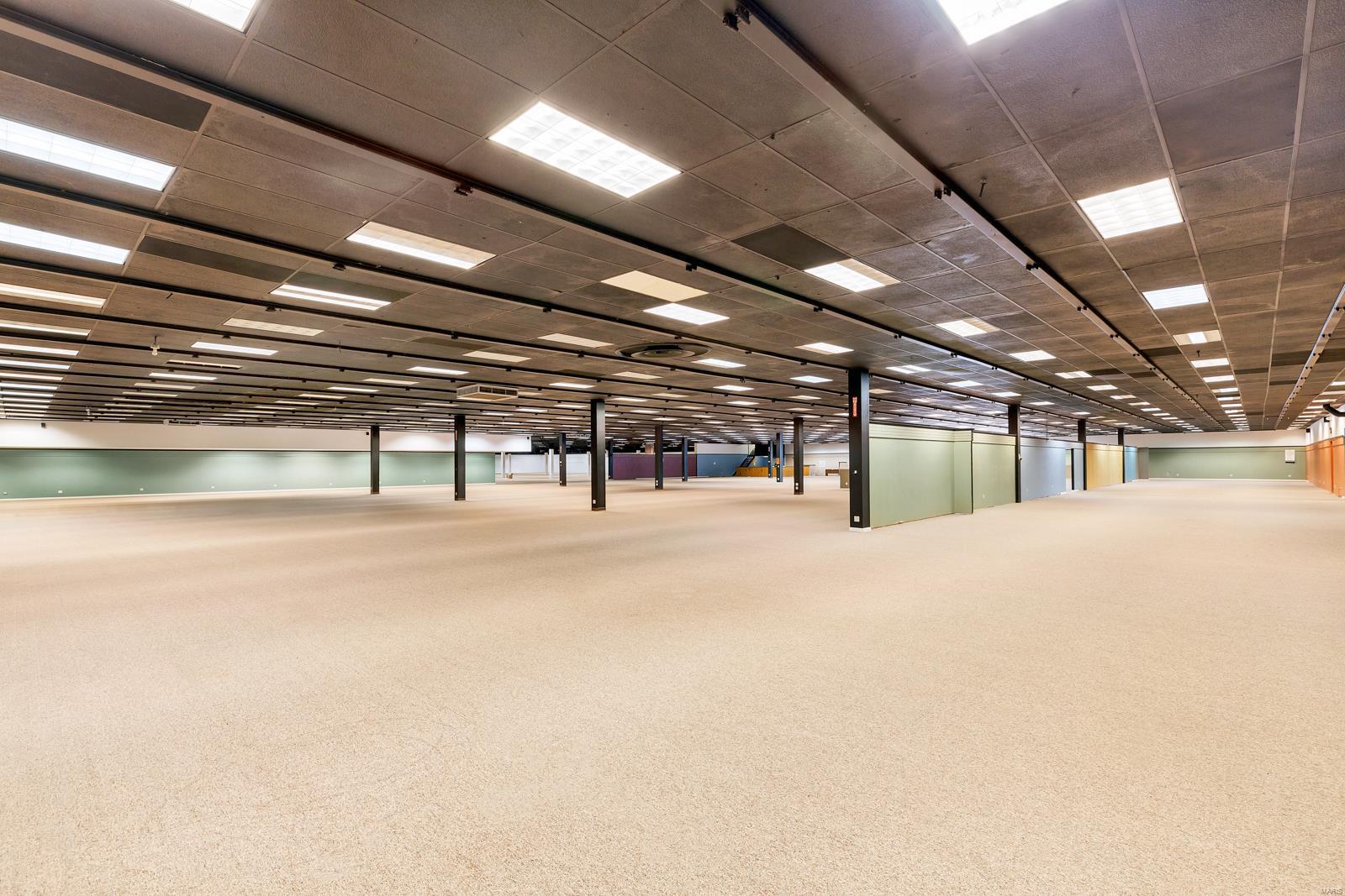 Mackenzie Tr - Commercial Sale