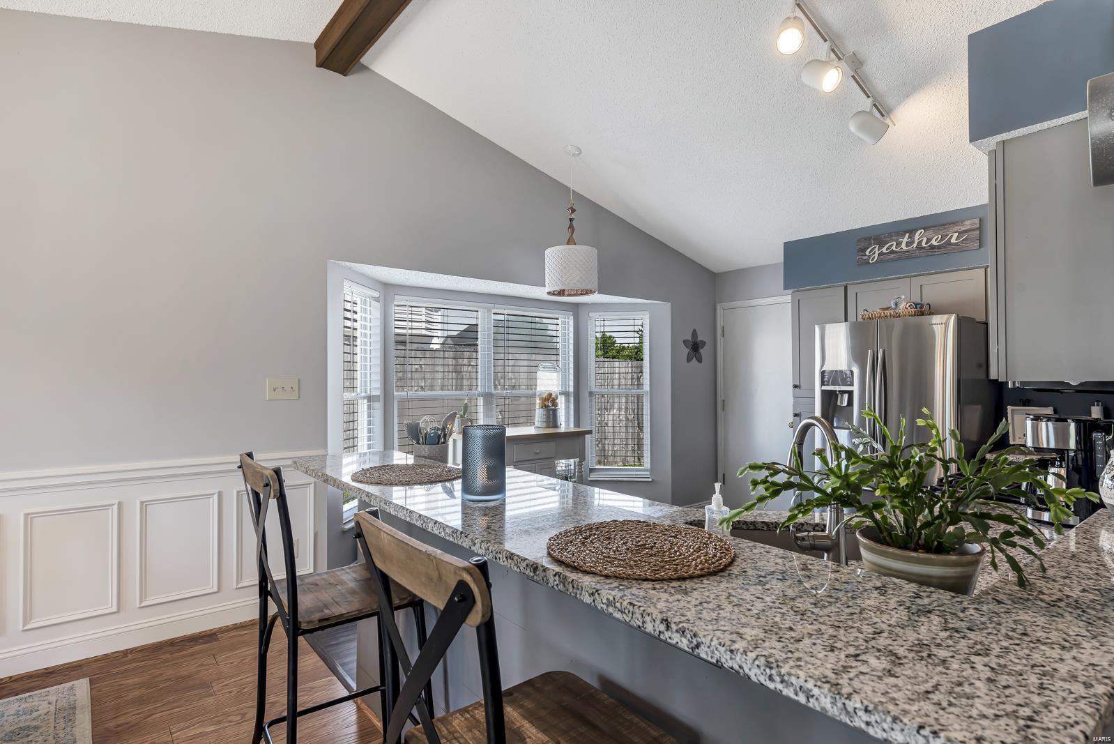 Country Crossing Manor - Residential