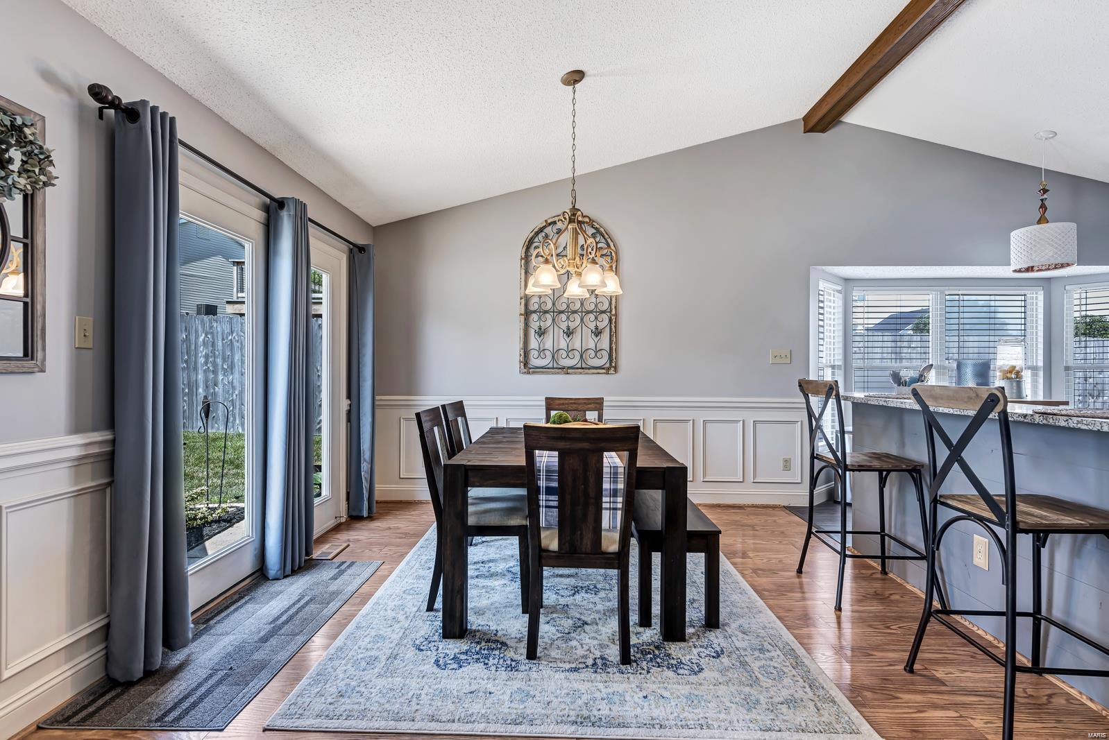 Country Crossing Manor - Residential