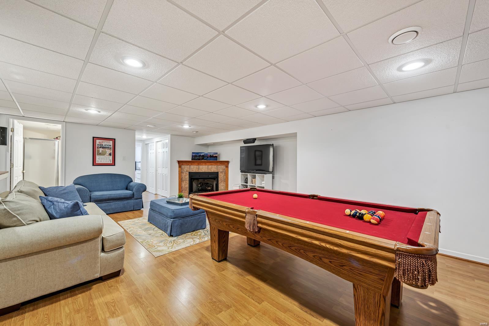 Country Crossing Manor - Residential