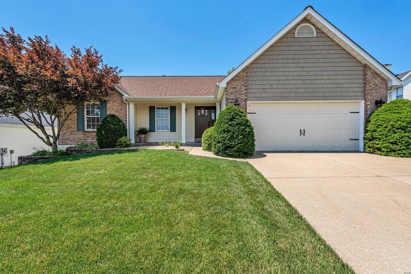 Country Crossing Manor - Residential