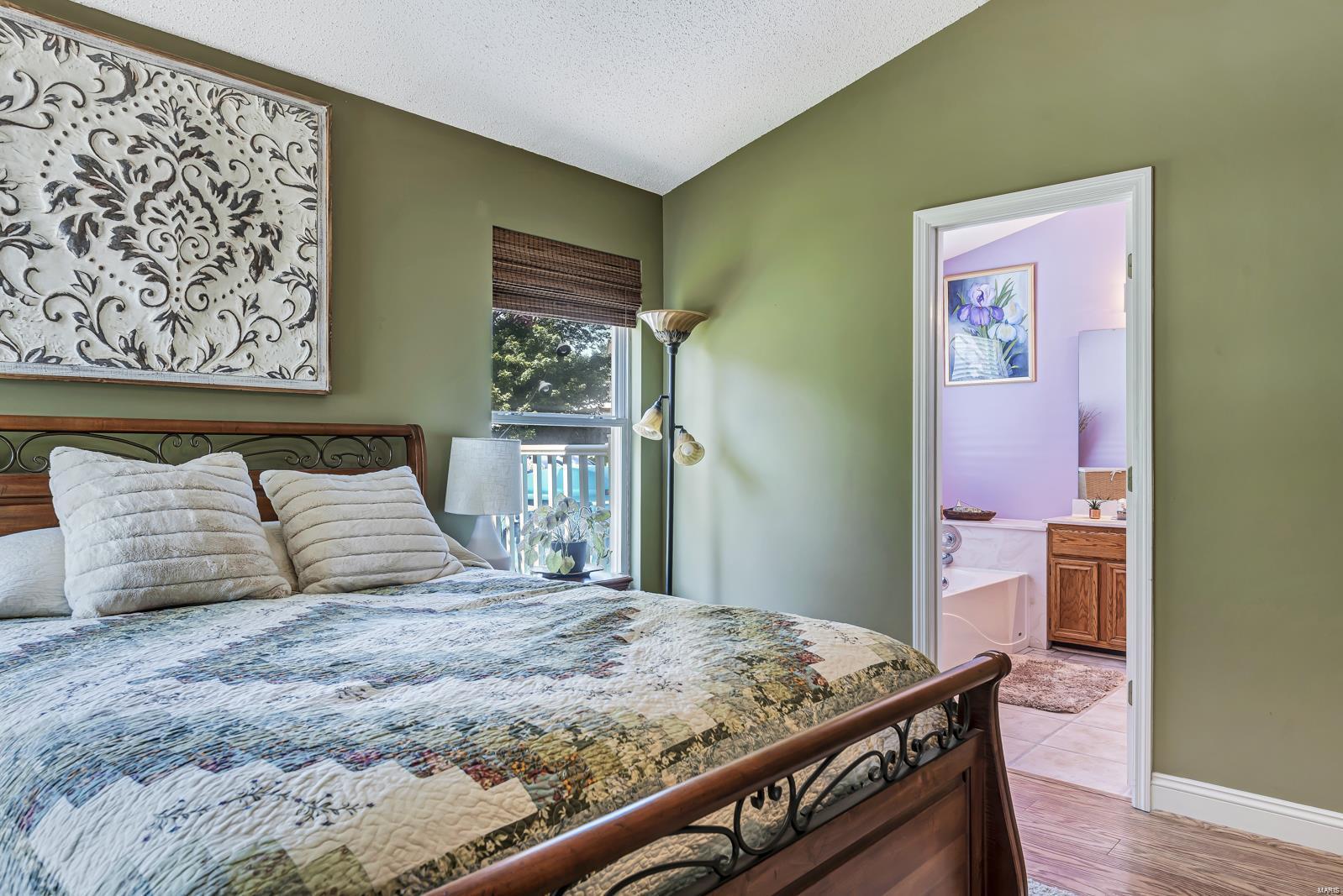 Country Crossing Manor - Residential
