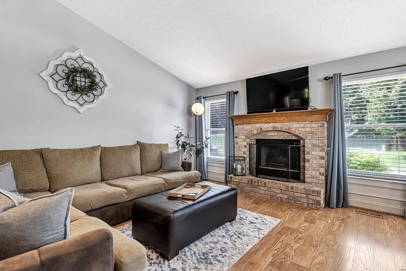 Country Crossing Manor - Residential