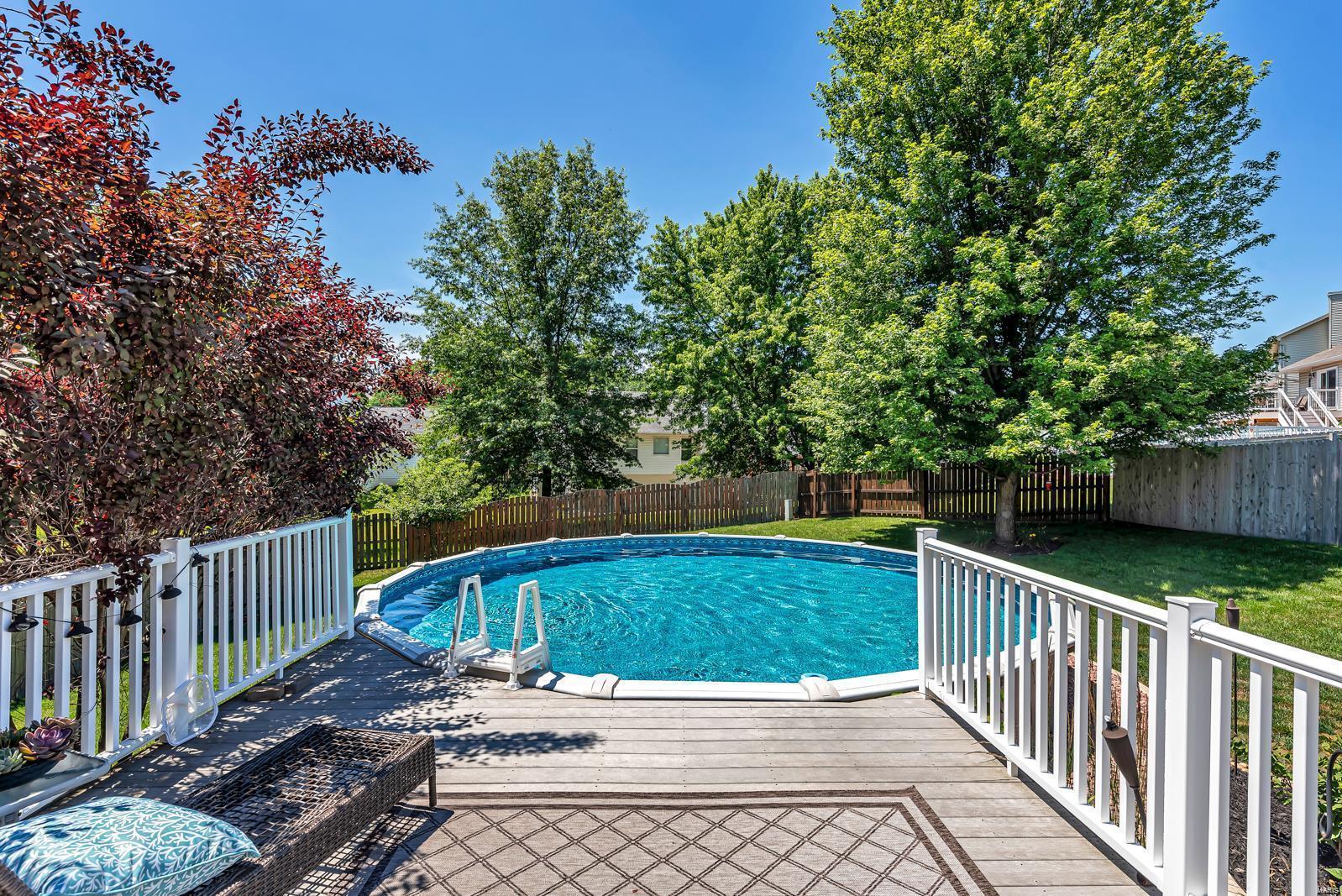 Country Crossing Manor - Residential