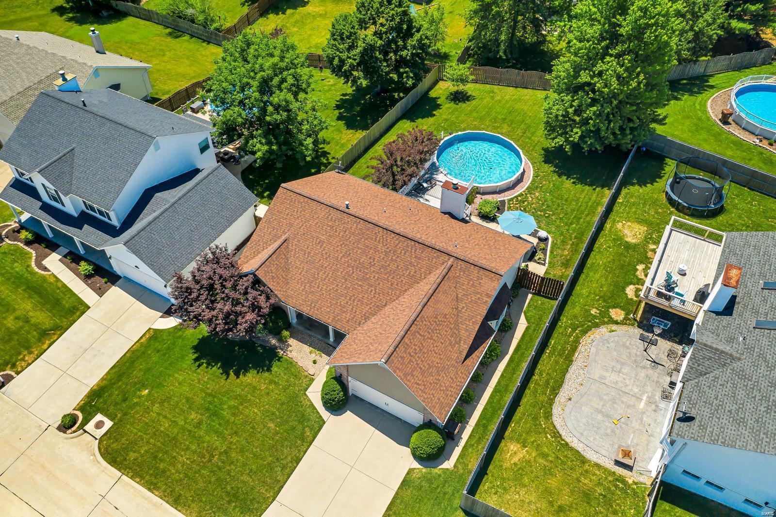Country Crossing Manor - Residential