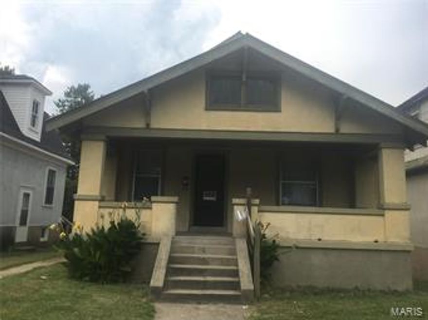 These 4 homes are to be sold as a package deal. MLS#s 18060342, 18060350, 18060353, and 18060358. 
Priced accordingly, if not under, market value. Newer heat systems, electric, and plumbing. 415 S. Benton is currently occupied and leased through early 2019. Clean! Updated kitchens and baths. Ready to rent!