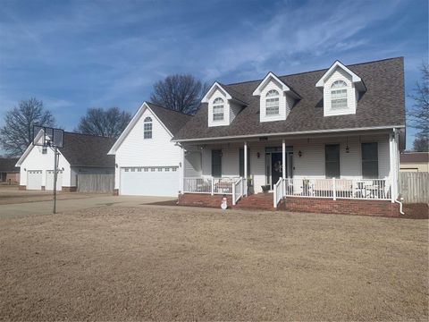 MLS: 25009305