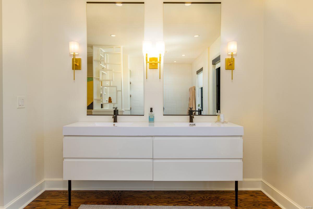 La Hacienda - Residential