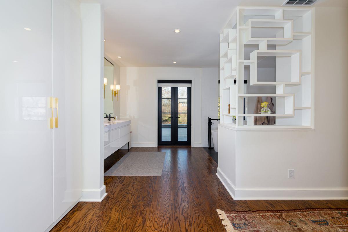 La Hacienda - Residential