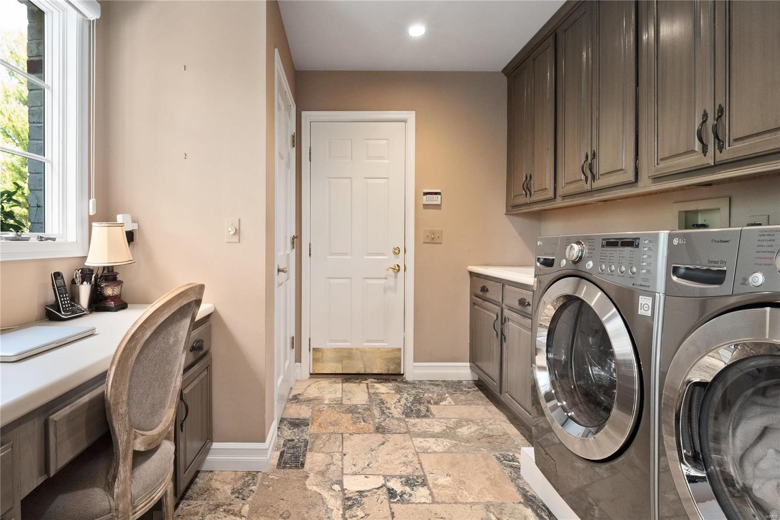 Kingspointe 2b - Residential