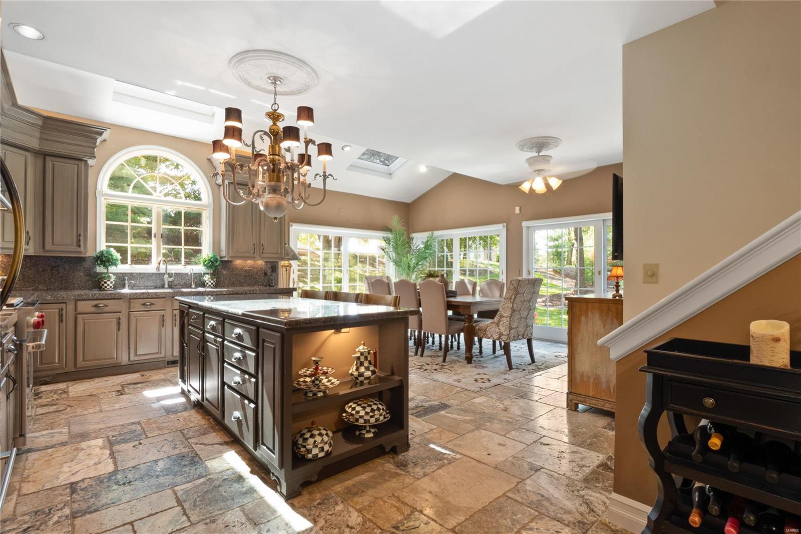 Kingspointe 2b - Residential