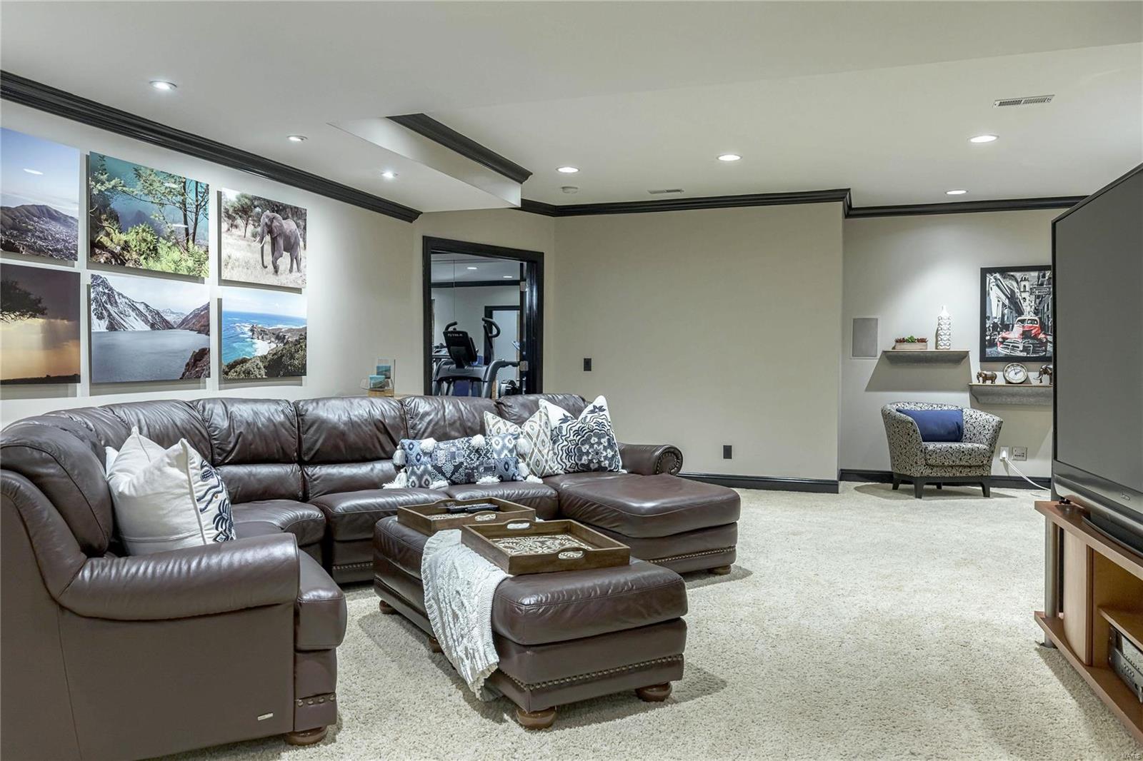 Town & Country Manor - Residential