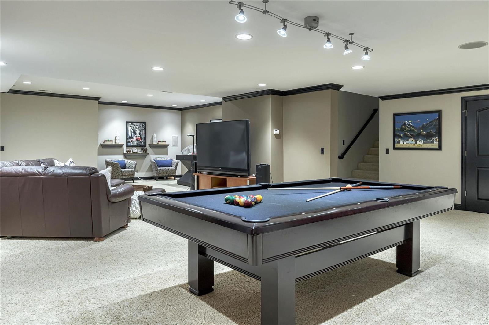 Town & Country Manor - Residential