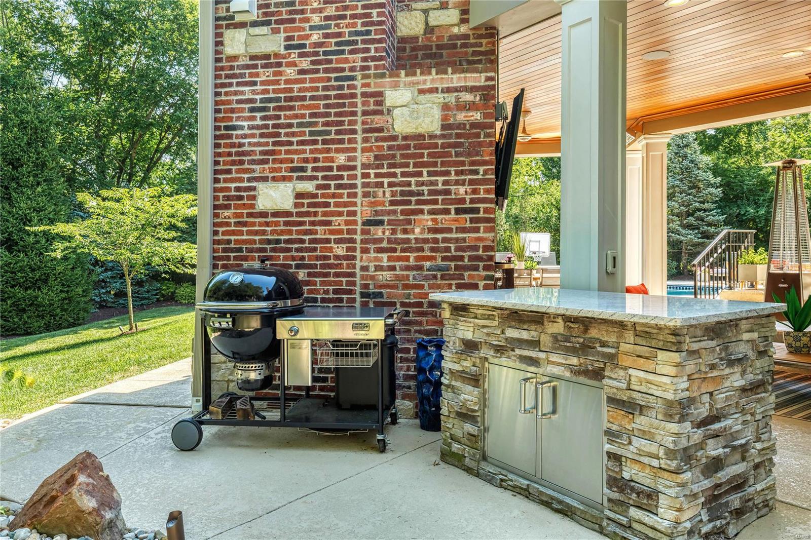 Town & Country Manor - Residential