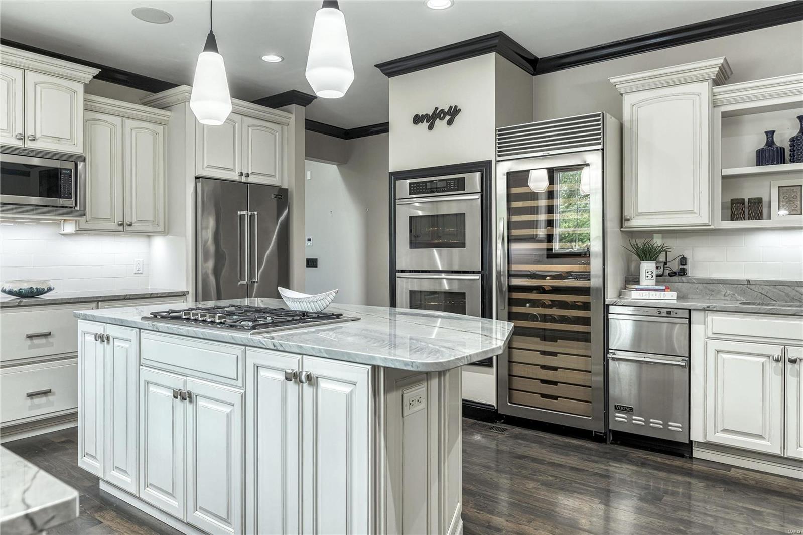 Town & Country Manor - Residential