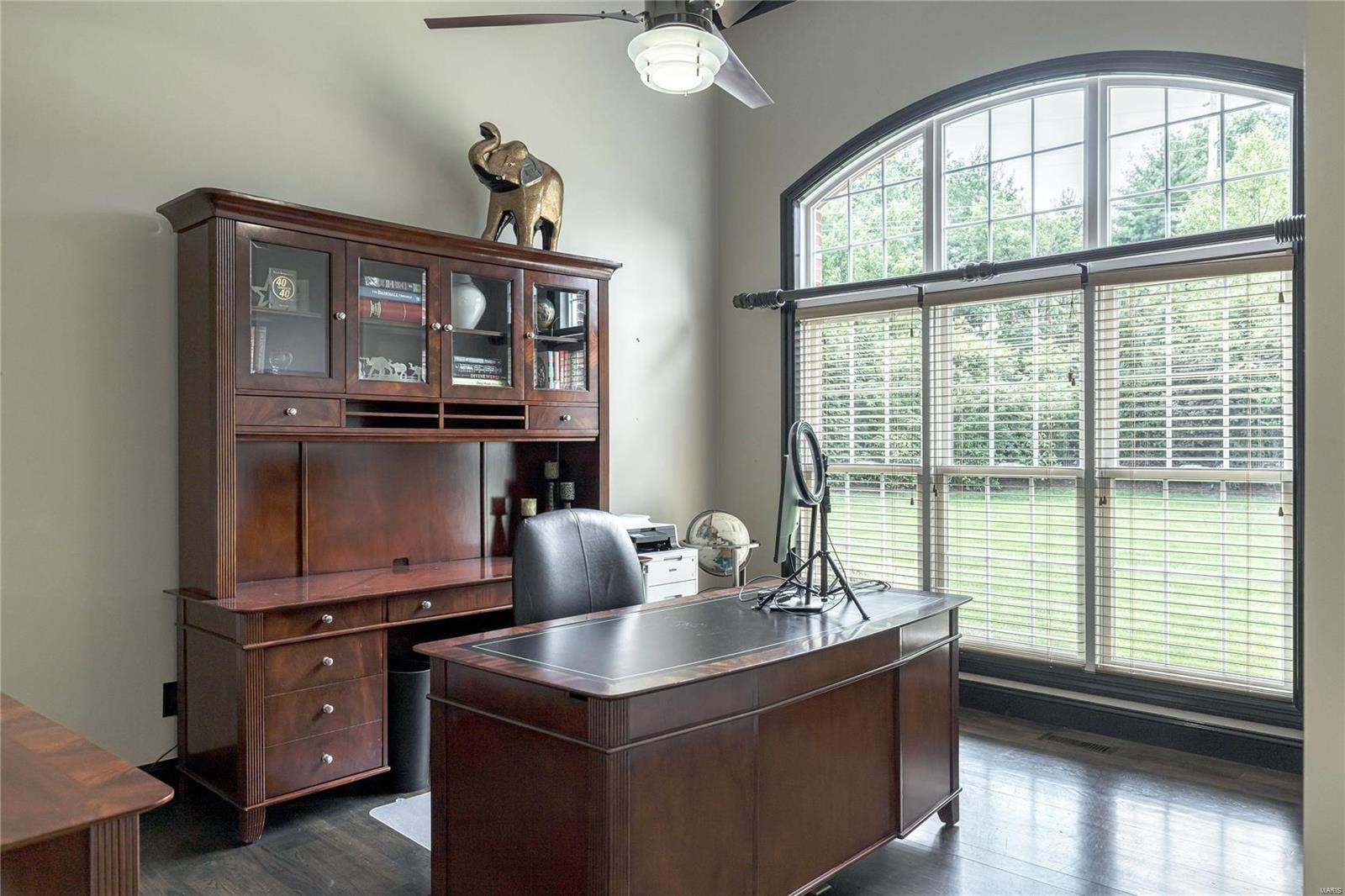 Town & Country Manor - Residential