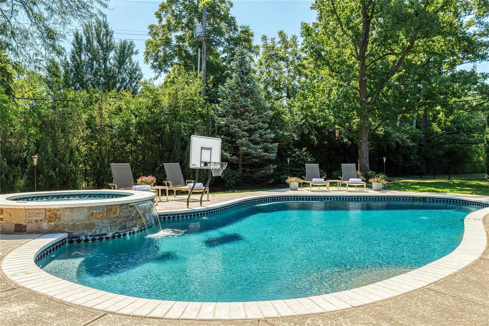 Town & Country Manor - Residential