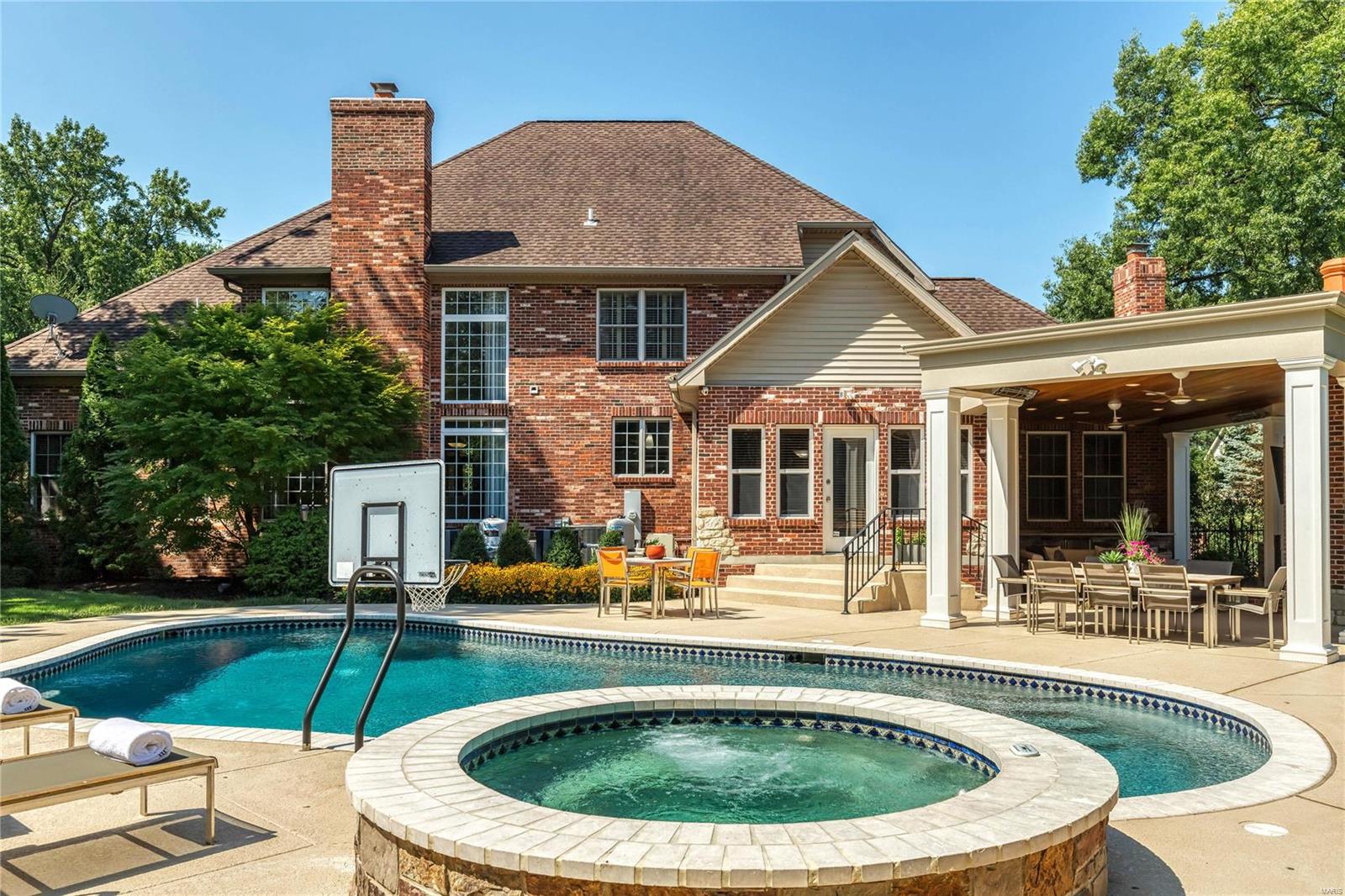 Town & Country Manor - Residential