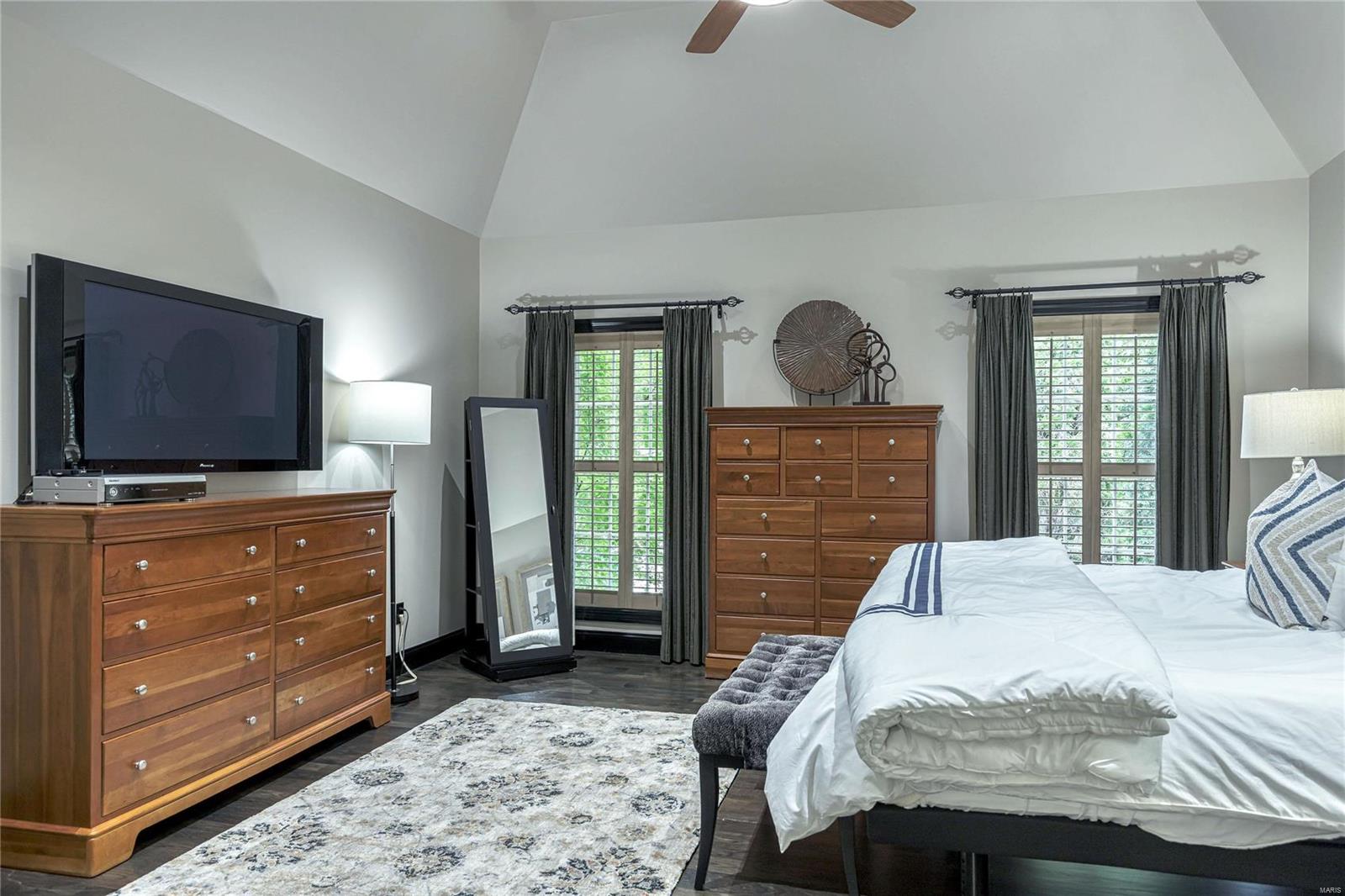 Town & Country Manor - Residential