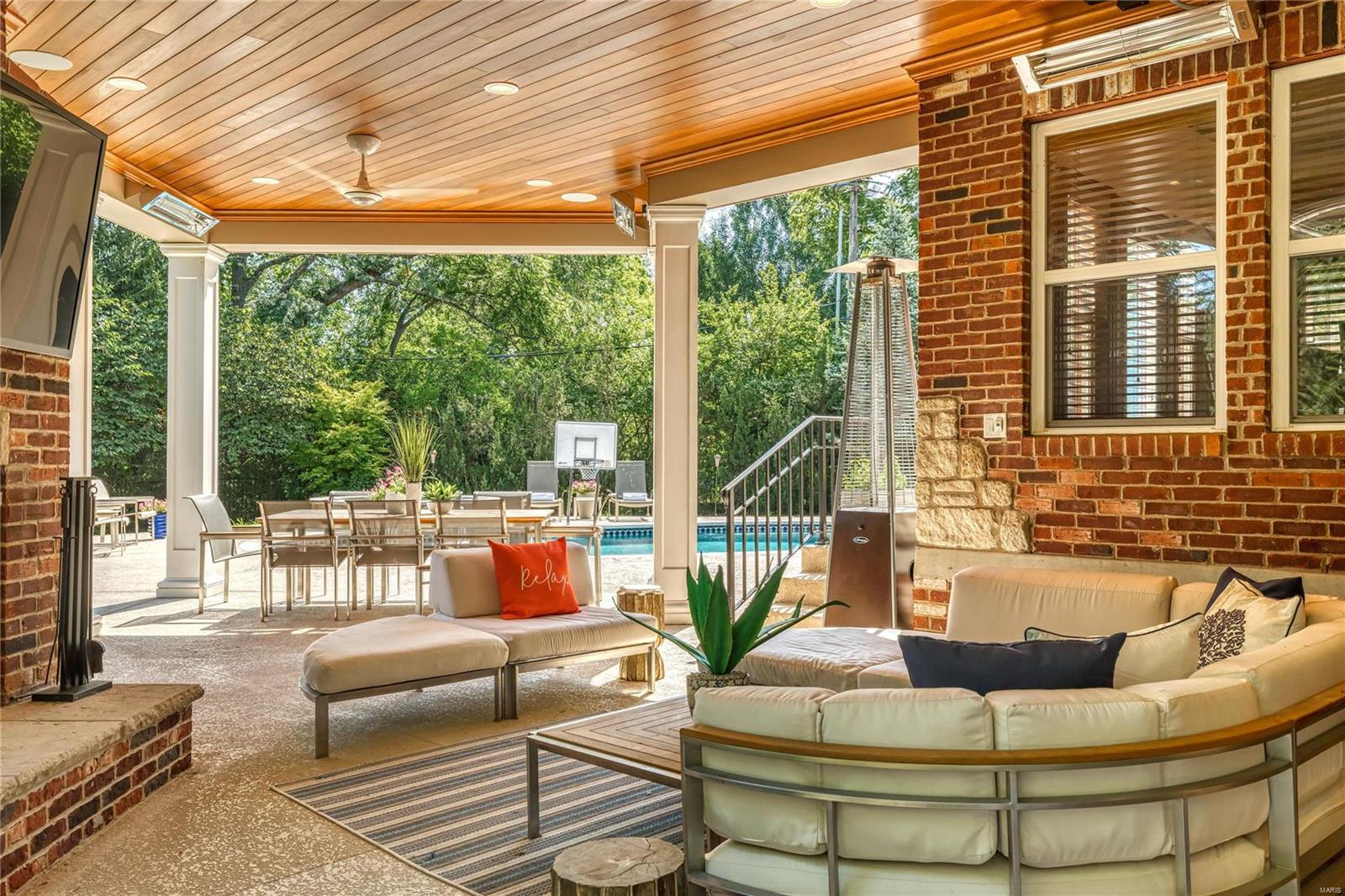 Town & Country Manor - Residential