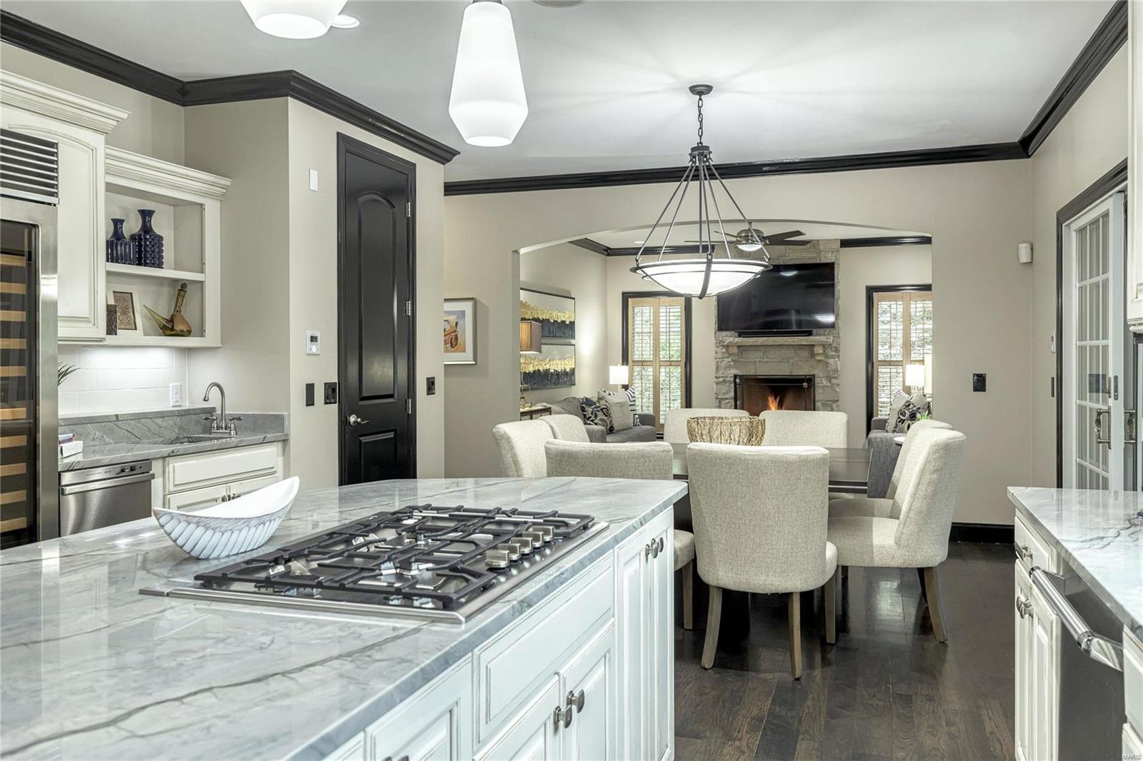 Town & Country Manor - Residential