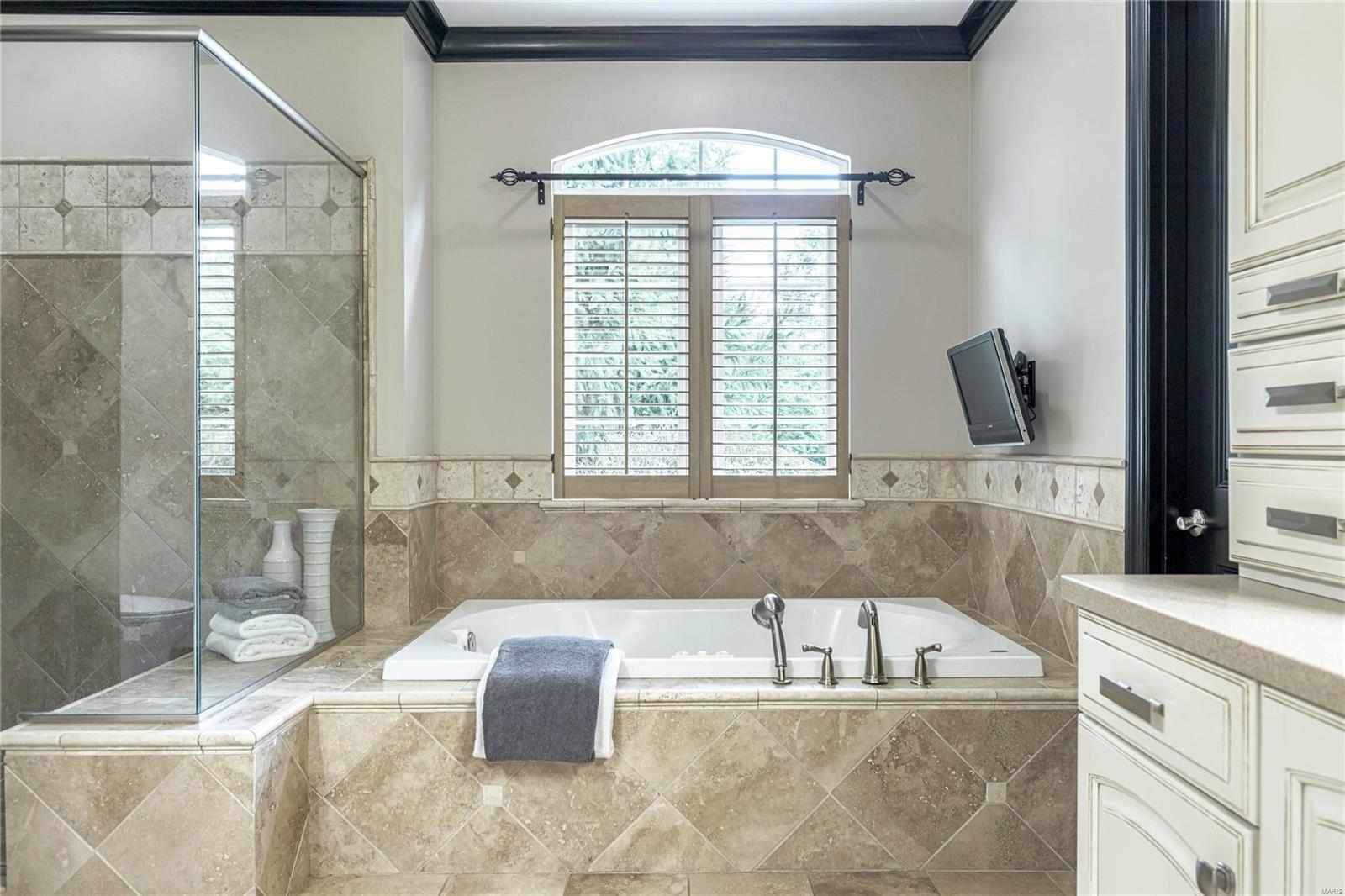 Town & Country Manor - Residential