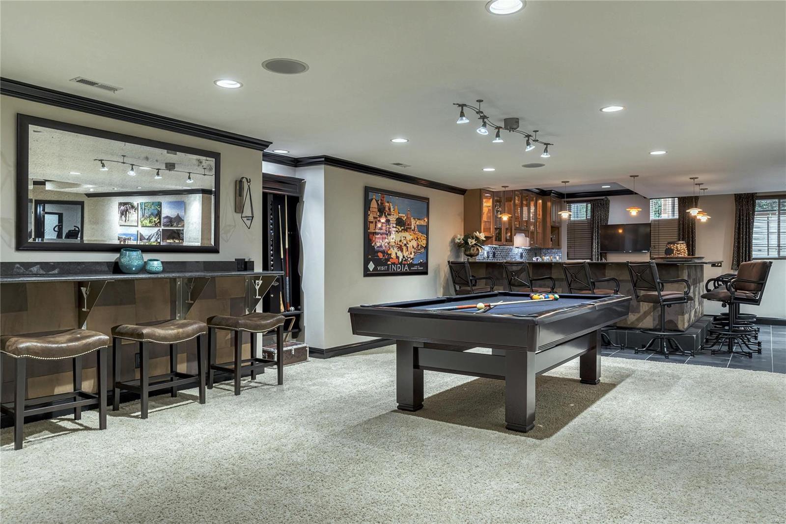 Town & Country Manor - Residential