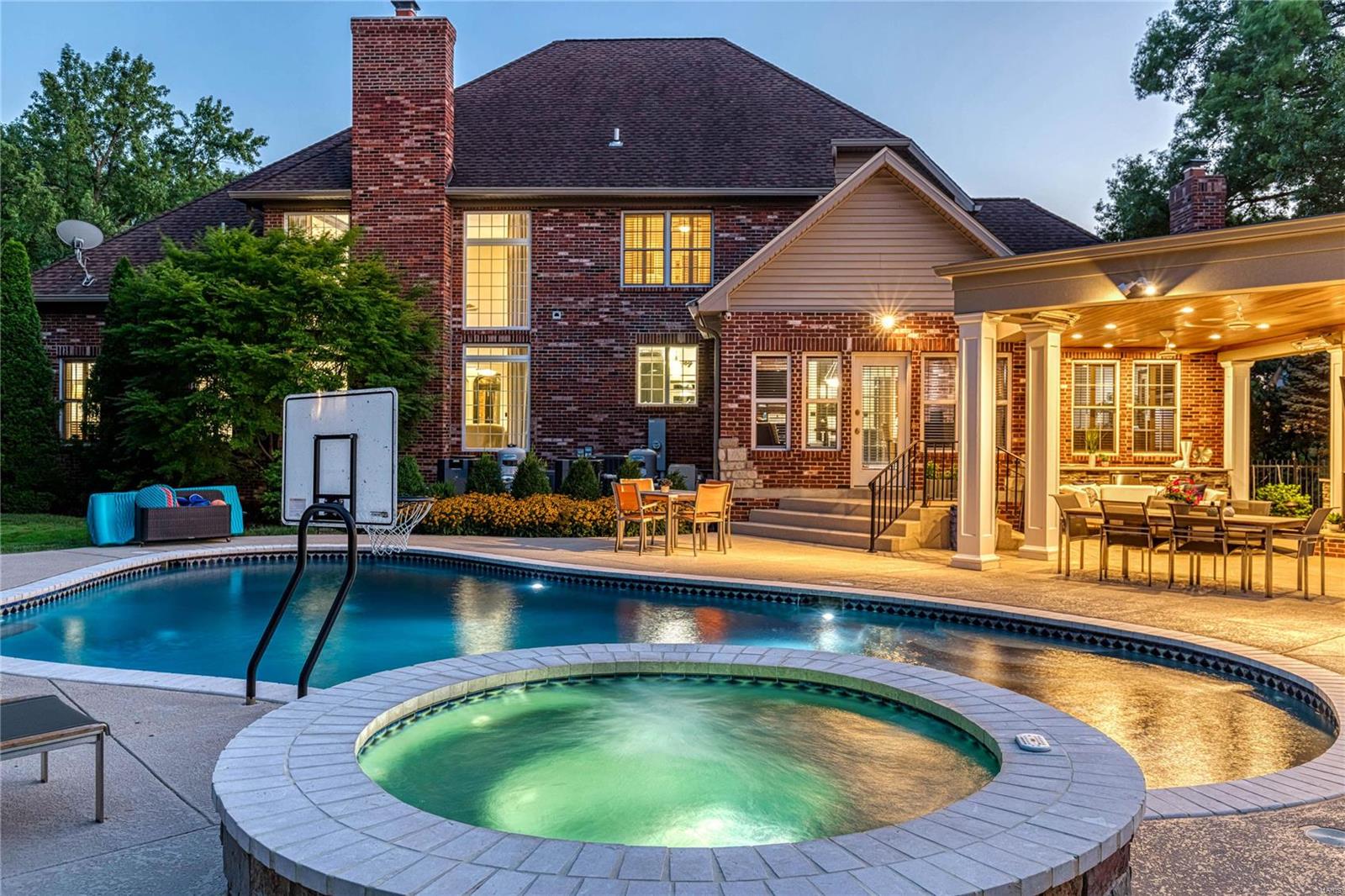 Town & Country Manor - Residential