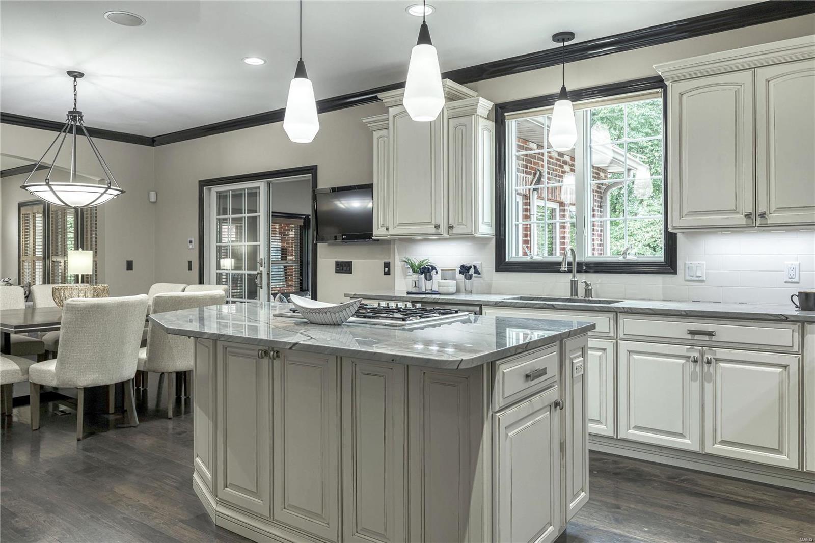 Town & Country Manor - Residential