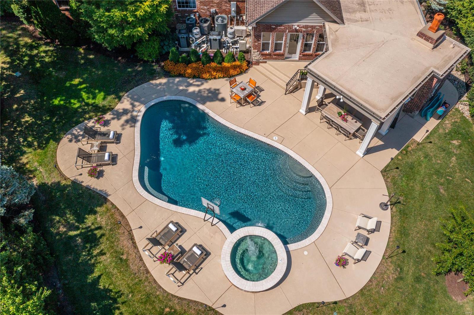 Town & Country Manor - Residential