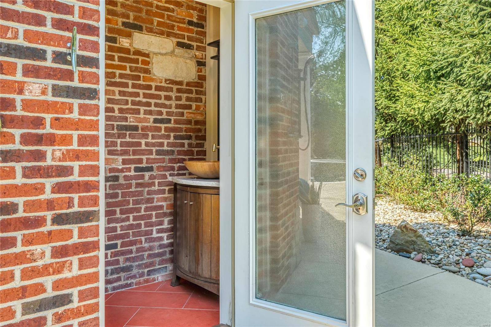 Town & Country Manor - Residential