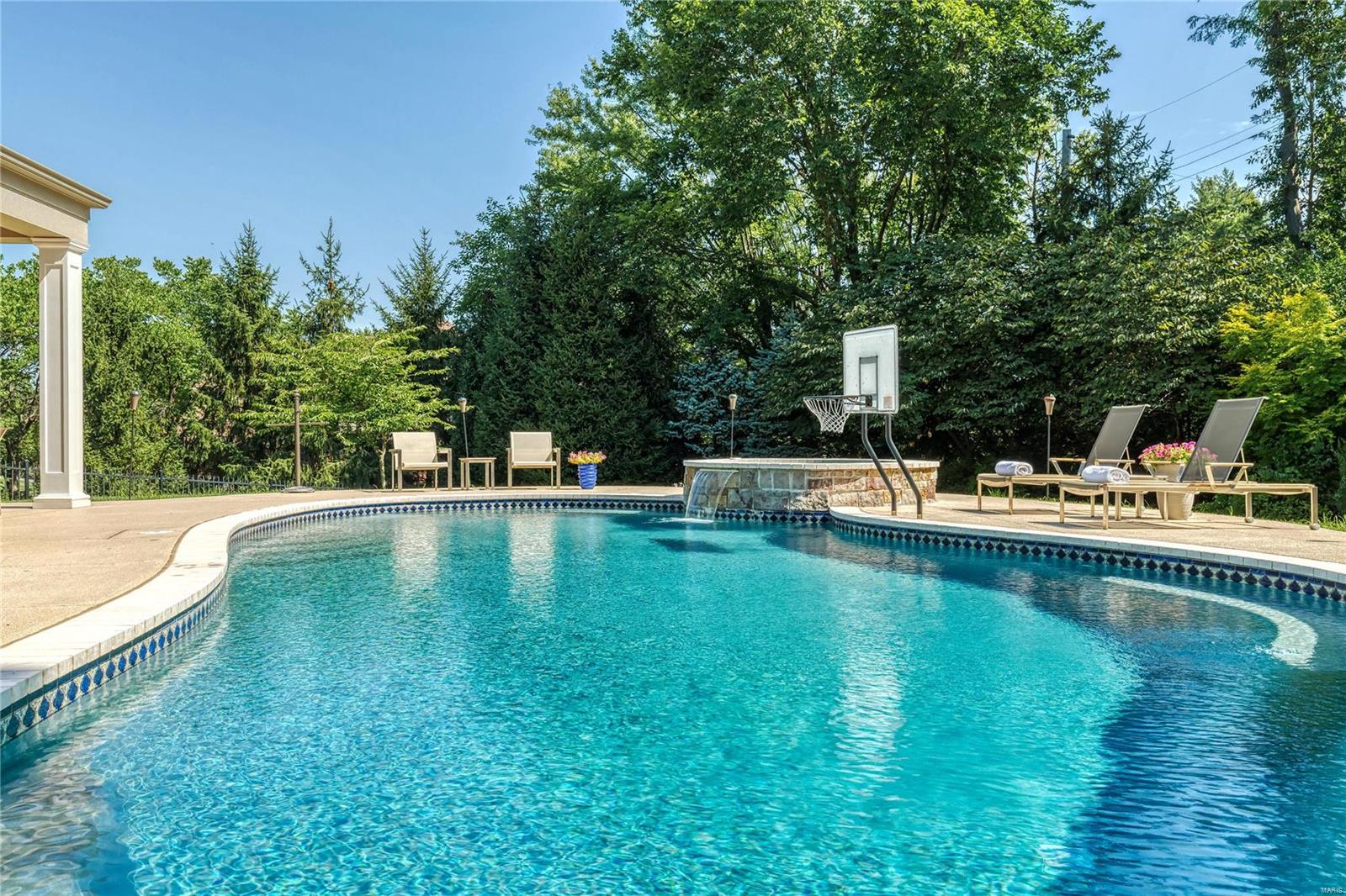 Town & Country Manor - Residential