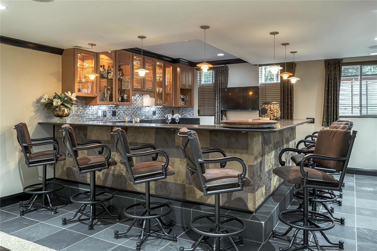 Town & Country Manor - Residential